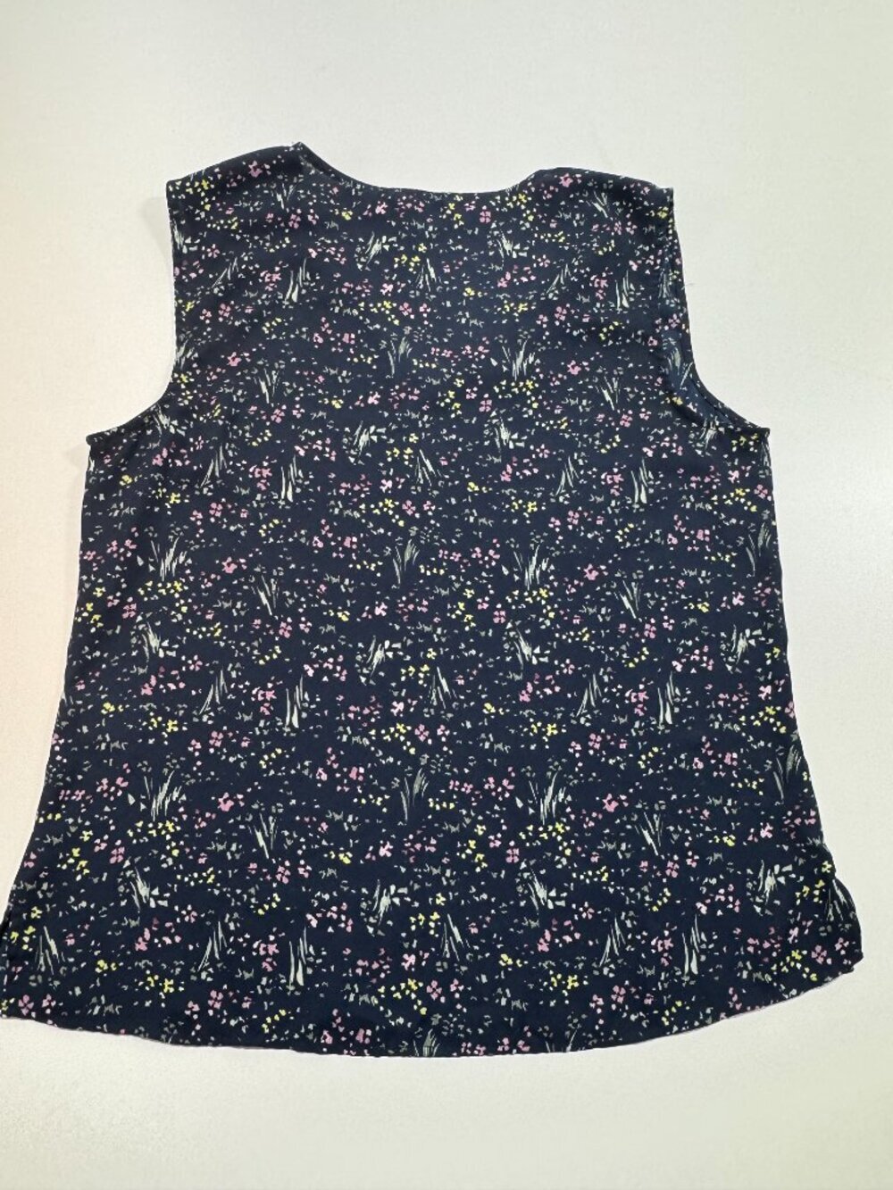 Reitmans Signature Navy Floral Sleeveless Blouse Petite Small Cottagecore Spring - Picture 9 of 9